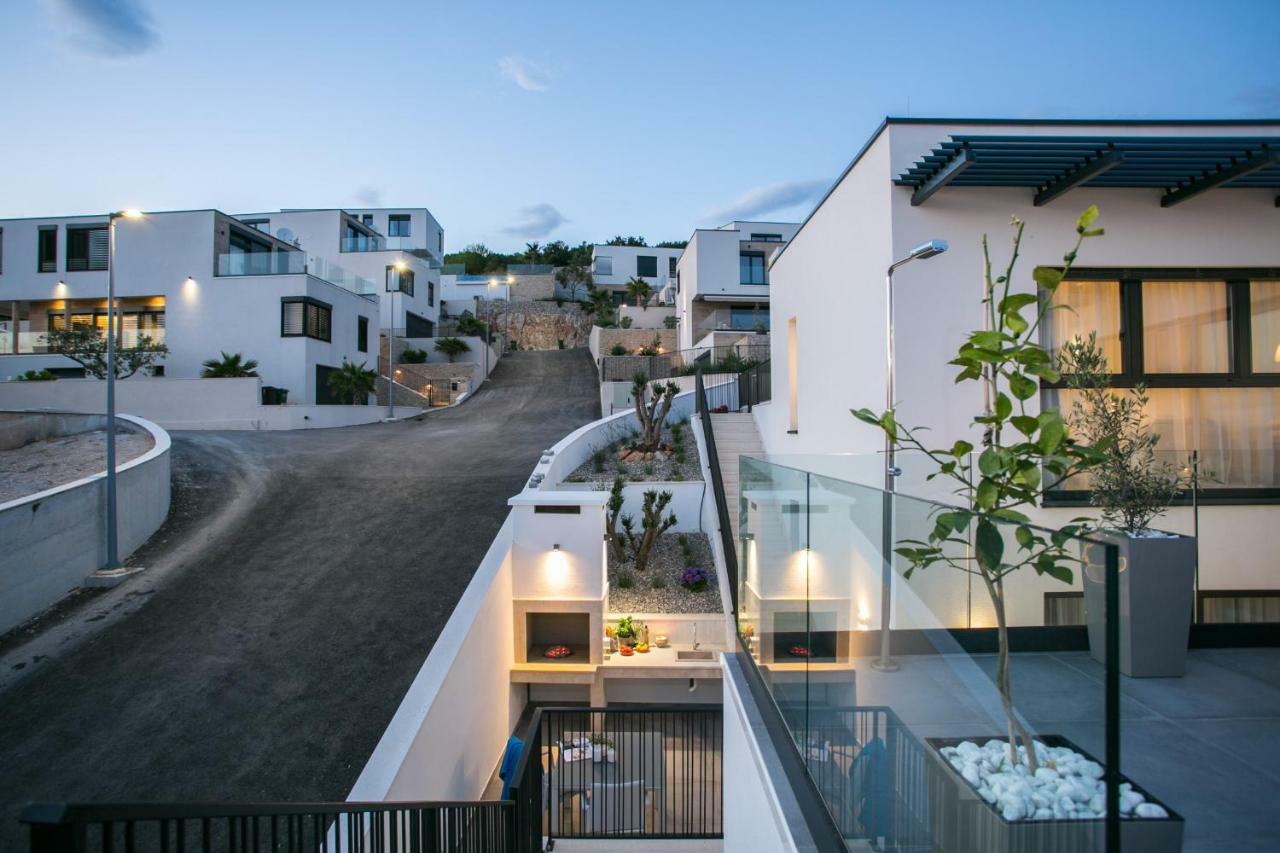 Holiday Home Olive Exclusive - 8 People, Heated Pool, Okrug Gornji, Sea View 트로기르 외부 사진