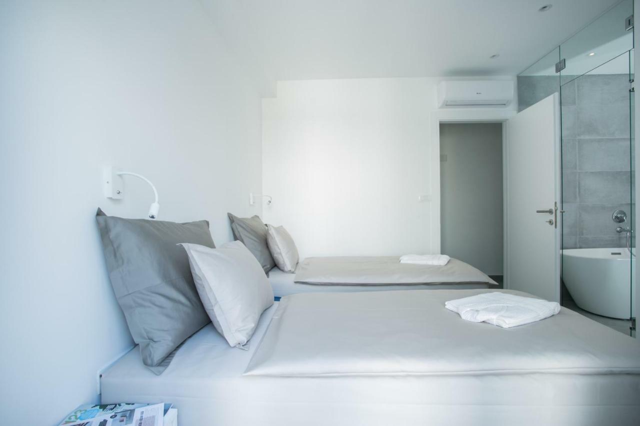 Holiday Home Olive Exclusive - 8 People, Heated Pool, Okrug Gornji, Sea View 트로기르 외부 사진