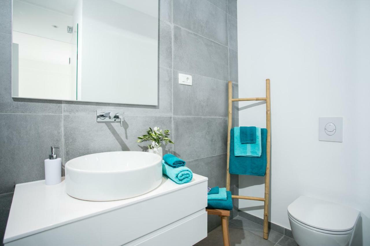 Holiday Home Olive Exclusive - 8 People, Heated Pool, Okrug Gornji, Sea View 트로기르 외부 사진
