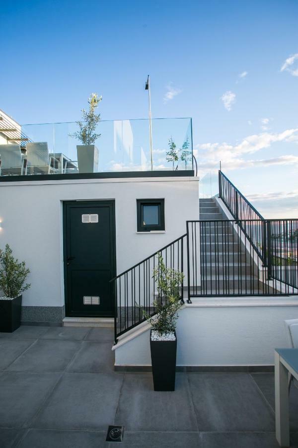 Holiday Home Olive Exclusive - 8 People, Heated Pool, Okrug Gornji, Sea View 트로기르 외부 사진