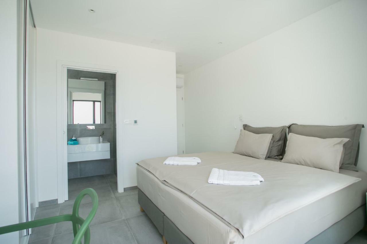 Holiday Home Olive Exclusive - 8 People, Heated Pool, Okrug Gornji, Sea View 트로기르 외부 사진