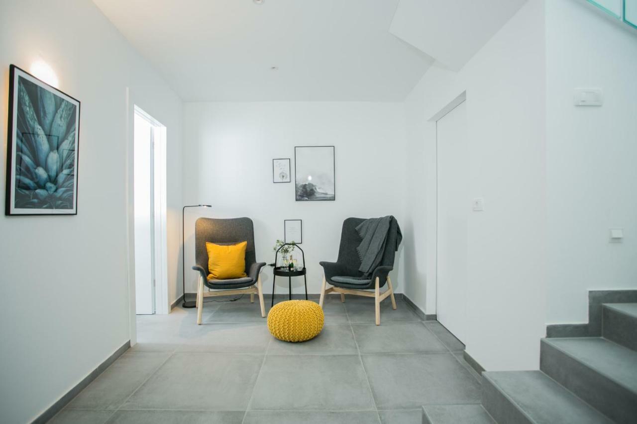 Holiday Home Olive Exclusive - 8 People, Heated Pool, Okrug Gornji, Sea View 트로기르 외부 사진